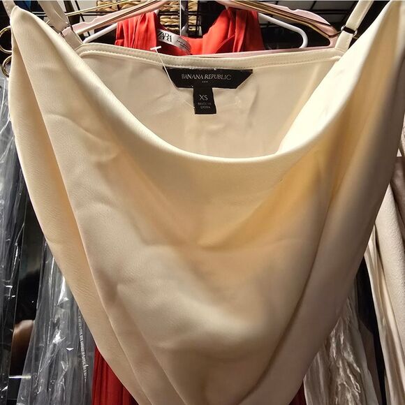 Nwot Banana Republic Ivory Drape Neck Blouse - Picture 2 of 3